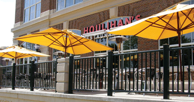 Houlihan's patio